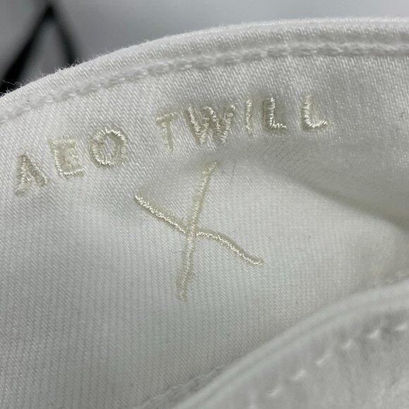 American Eagle AEO  Twill stretchy white shorts - Picture 4 of 12